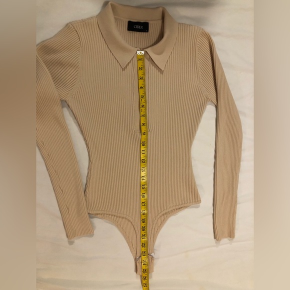 Cider creamy tan 1/4 zip sweater, long sleeve bodysuit, L - Picture 8 of 9